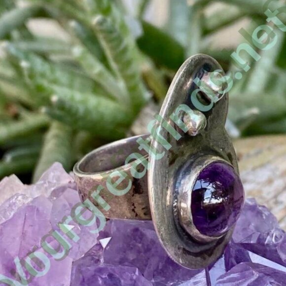 Mid-Century Modern Purple Amethyst Ring Size 6 - Picture 5 of 5